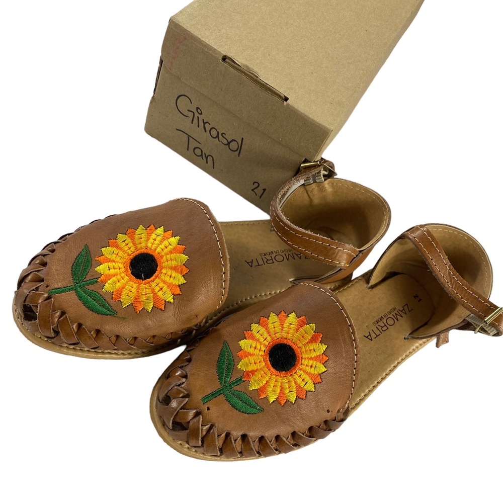 Artesian Made in Mexico Zamorita girls 21 (2.5c) sunflower embroidered shoes .
